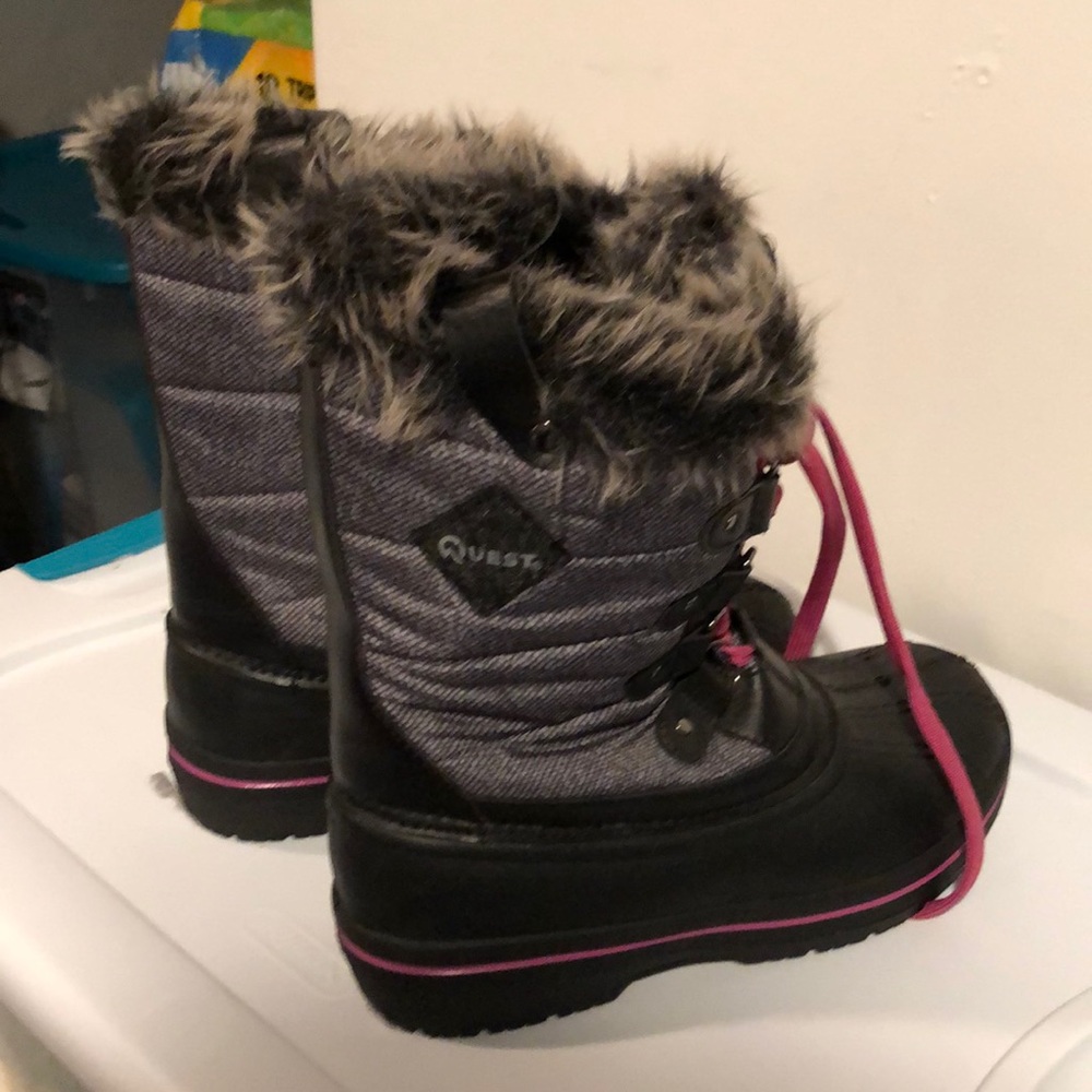 Snow boots new